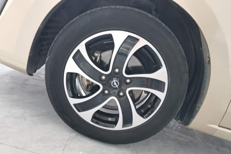Used Haima Fumei 2015 1.5T Automatic YueShang Model Left Front Wheel Hub