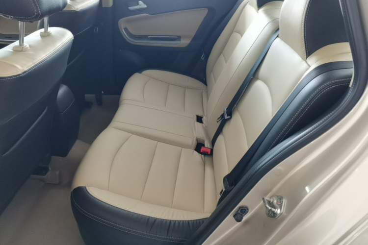 Used Haima Fumei 2015 1.5T Automatic YueShang Model Left Rear Seat