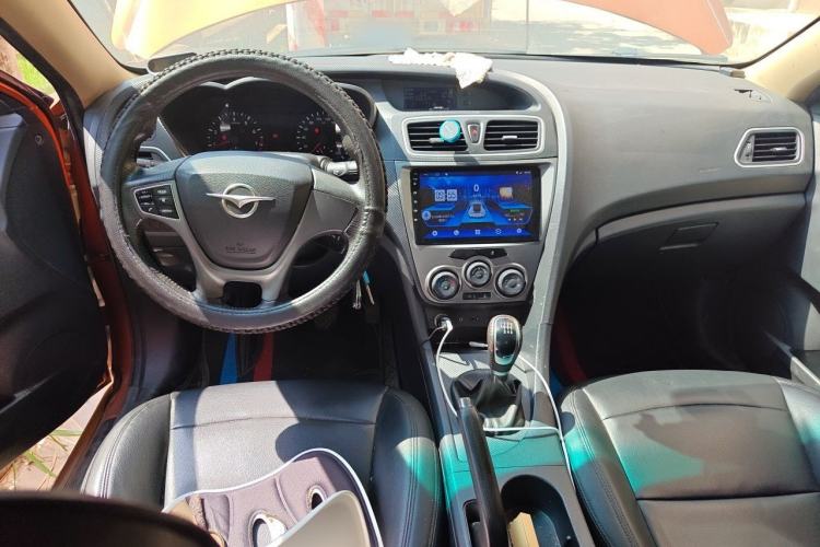 Used Haima Fumei 2015 1.6L Manual YueShang Model Center Console