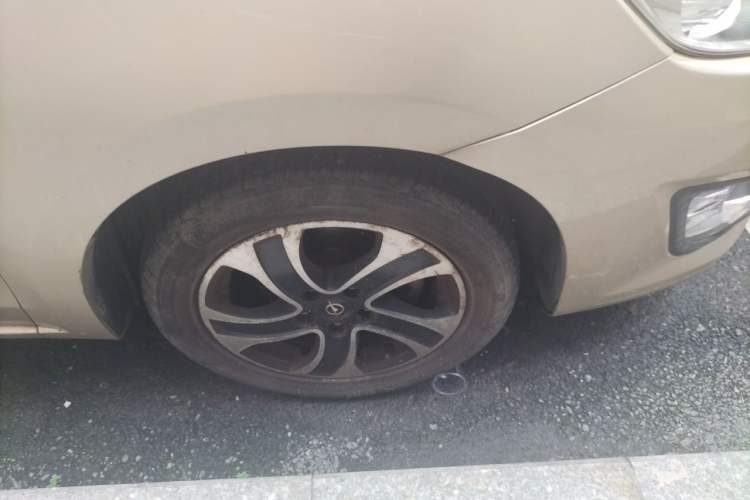 Used Haima Fumei 2015 1.6L Manual Prestige Model Right Front Wheel Hub