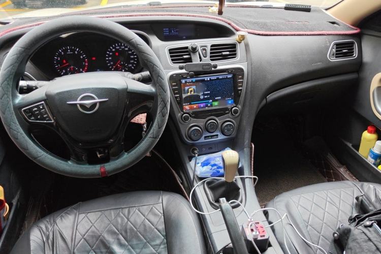 Used Haima Fumei 2015 1.6L Manual Fashion Model Center Console