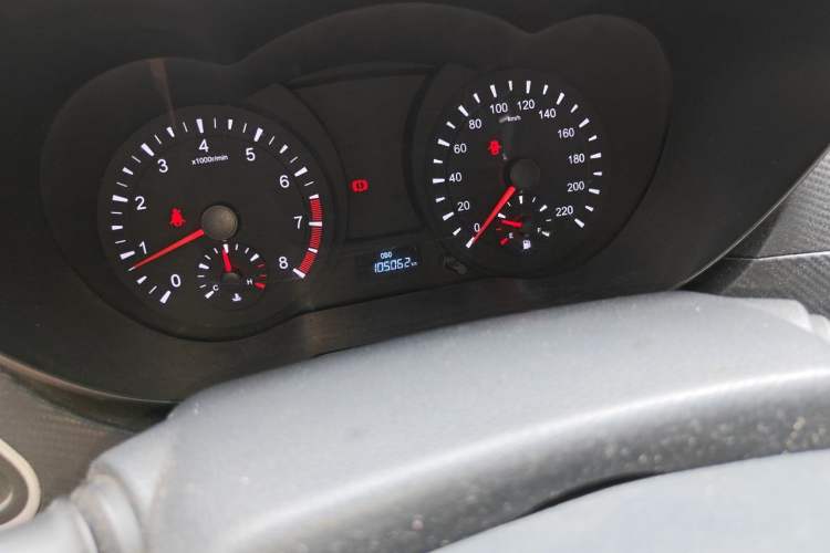 Used Haima Fumei 2015 1.6L Manual Fashion Model Odometer Close Up