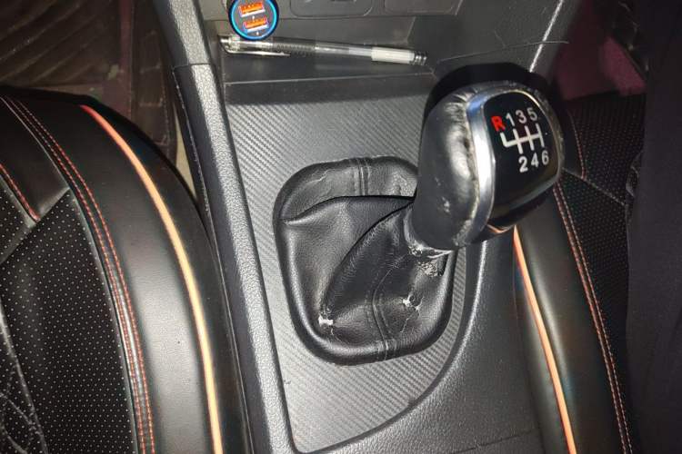 Used Haima Fumei 2015 1.6L Manual YueShang Model Gear Lever