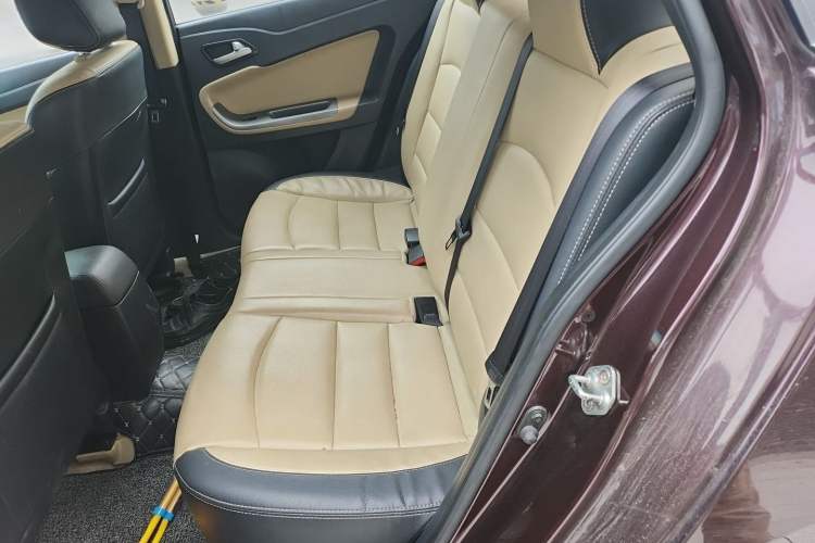 Used Haima Fumei 2015 1.6L Manual YueShang Model Left Rear Seat