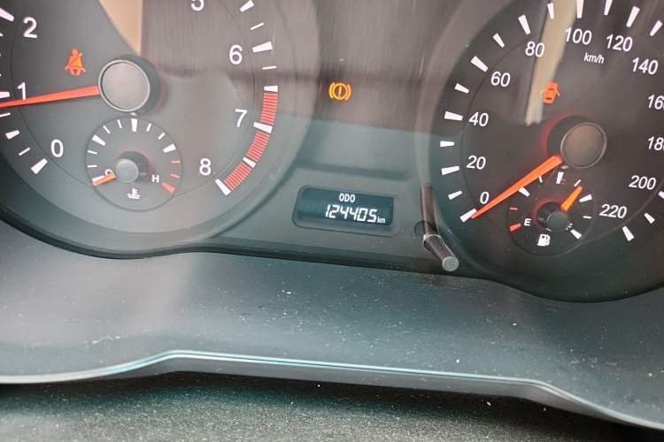 Used Haima Fumei 2015 1.6L Manual YueShang Model Odometer Close Up