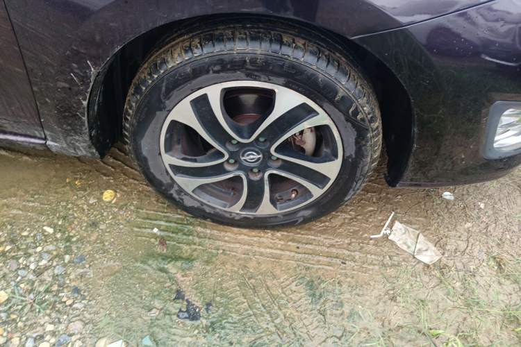 Used Haima Fumei 2015 1.6L Manual ZhiShang Model Right Front Wheel Hub