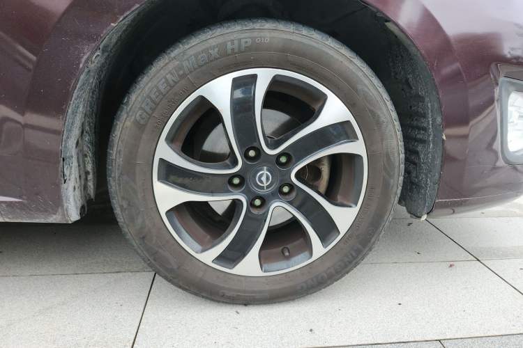 Used Haima Fumei 2015 1.6L Manual YueShang Model Right Front Wheel Hub