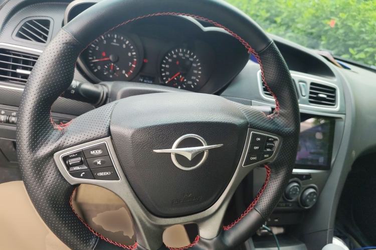 Used Haima Fumei 2015 1.5T Automatic YueShang Model Steering Wheel