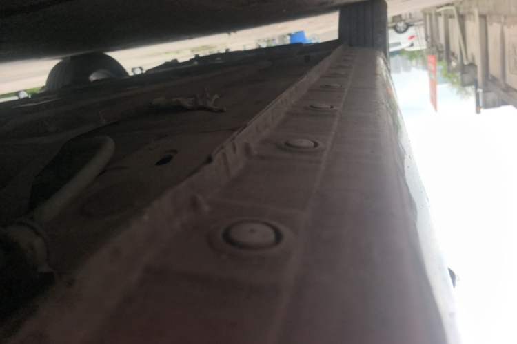Used Haima Fumei 2015 M5 1.6L Manual "Beloved Edition" Left Side Sill