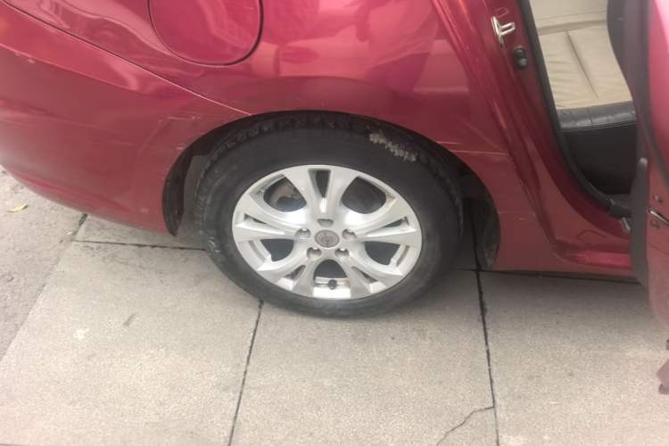 Used Haima Fumei 2015 M5 1.6L Manual "Beloved Edition" Right Rear Wheel Hub