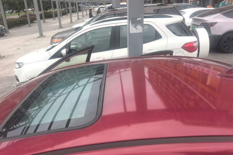 Used Haima Fumei 2015 M5 1.6L Manual "Beloved Edition" Roof