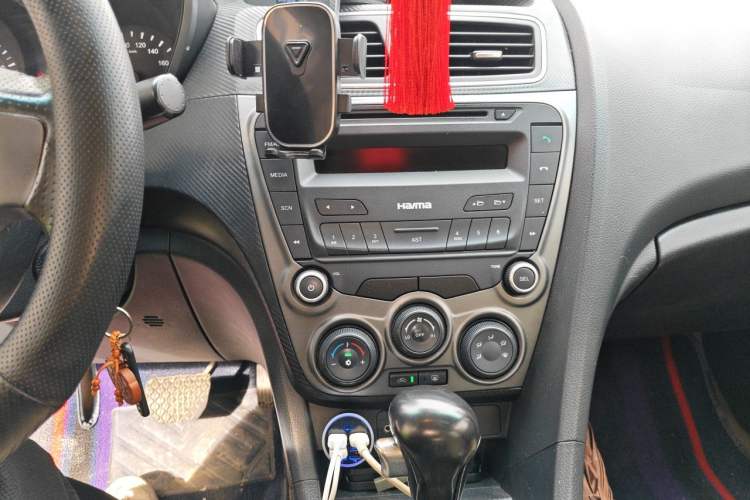 Used Haima Fumei 2015 1.6L Automatic Prestige Model Audio And AC Panel