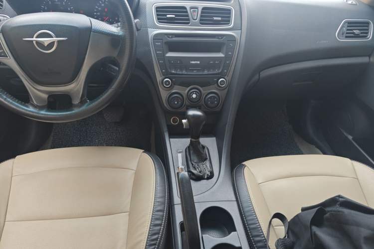 Used Haima Fumei 2015 1.6L Automatic Prestige Model Audio And AC Panel