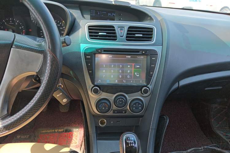 Used Haima Fumei 2015 1.6L Manual Prestige Model Audio And AC Panel