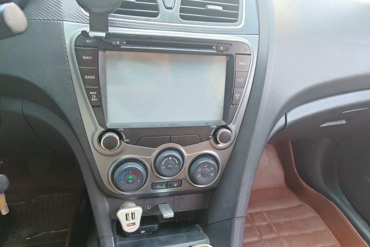 Used Haima Fumei 2015 1.6L Manual Prestige Model Audio And AC Panel