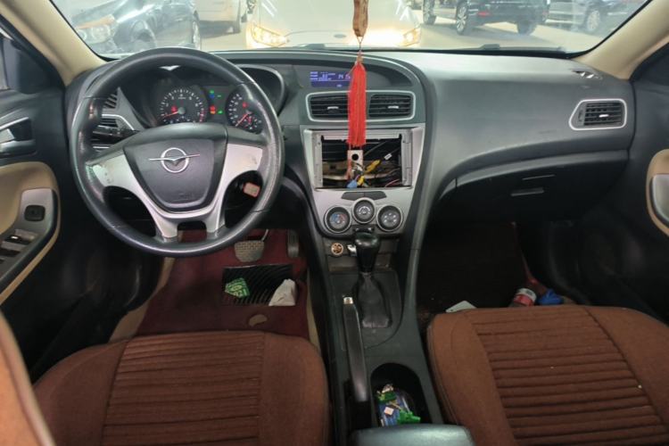 Used Haima Fumei 2015 1.6L Automatic Fashion Model Center Console