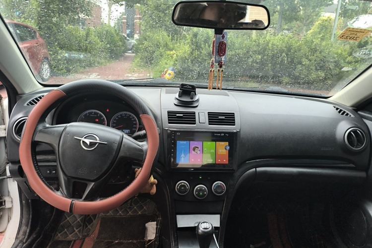 Used Haima Fumei 2015 Classic 1.6L Manual with Sunroof Center Console