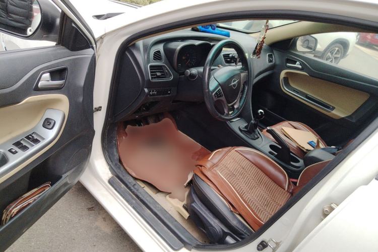 Used Haima Fumei 2015 1.6L Manual Prestige Model Driver Seat