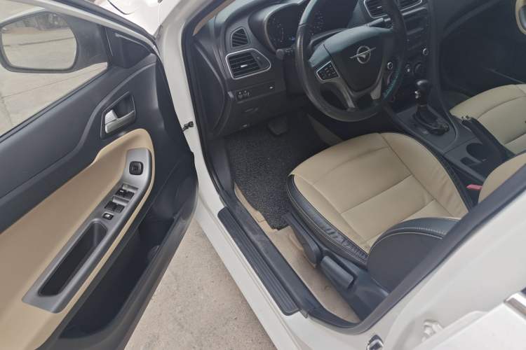 Used Haima Fumei 2015 1.6L Automatic Prestige Model Driver Seat