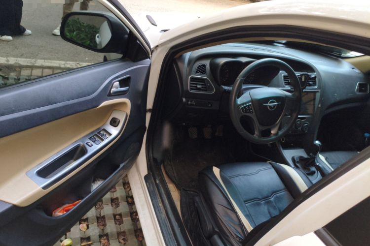 Used Haima Fumei 2015 1.6L Manual Prestige Model Driver Seat