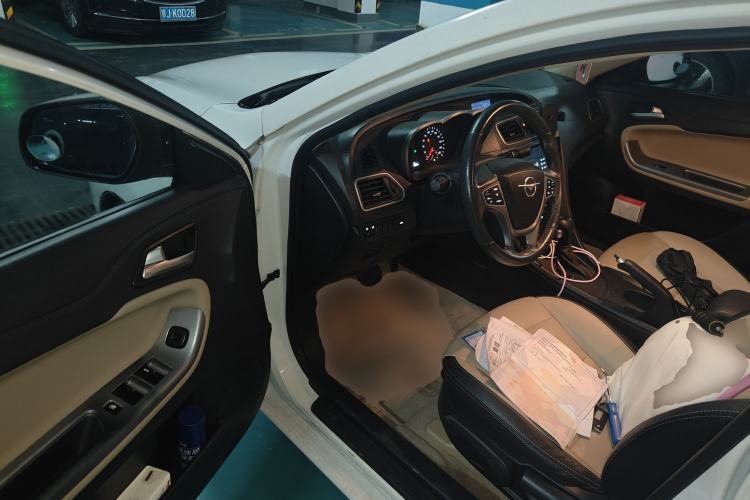 Used Haima Fumei 2015 1.5T Automatic YueShang Model Driver Seat