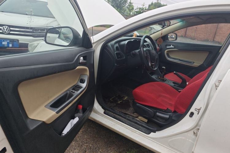 Used Haima Fumei 2015 1.6L Manual Prestige Model Driver Seat
