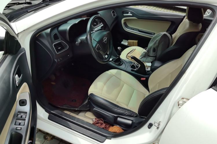 Used Haima Fumei 2015 1.6L Manual Prestige Model Driver Seat