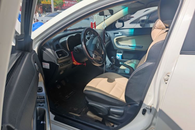 Used Haima Fumei 2015 1.6L Manual Prestige Model Driver Seat