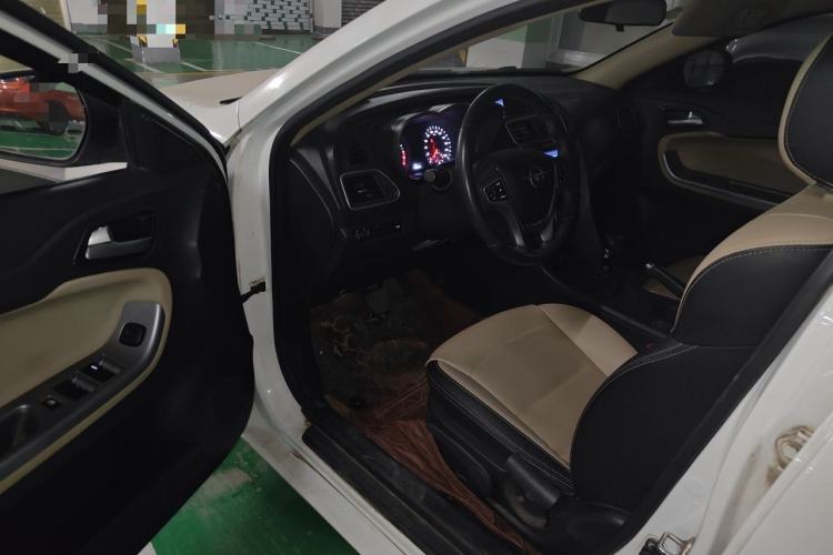 Used Haima Fumei 2015 1.5T Automatic YueShang Model Driver Seat