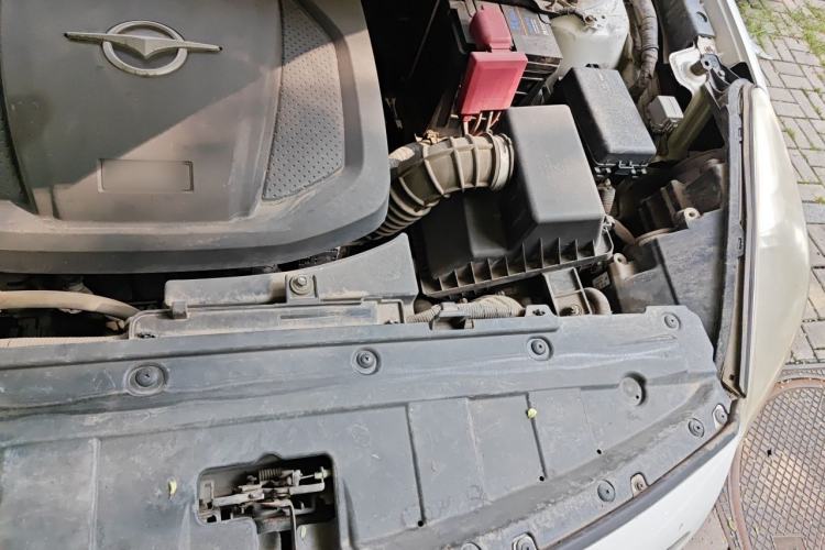 Used Haima Fumei 2015 M5 1.6L Manual "Beloved Edition" Engine Bay Left