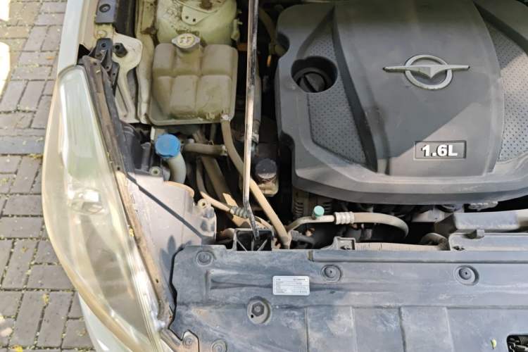 Used Haima Fumei 2015 M5 1.6L Manual "Beloved Edition" Engine Bay Right