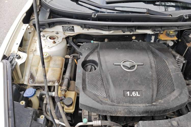 Used Haima Fumei 2015 1.6L Automatic Prestige Model Engine Bay Right