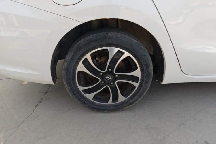 Used Haima Fumei 2015 1.6L Manual Prestige Model Exterior 5