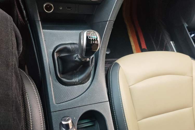 Used Haima Fumei 2015 1.6L Manual YueShang Model Gear Lever