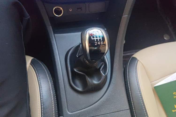 Used Haima Fumei 2015 1.6L Manual Prestige Model Gear Lever