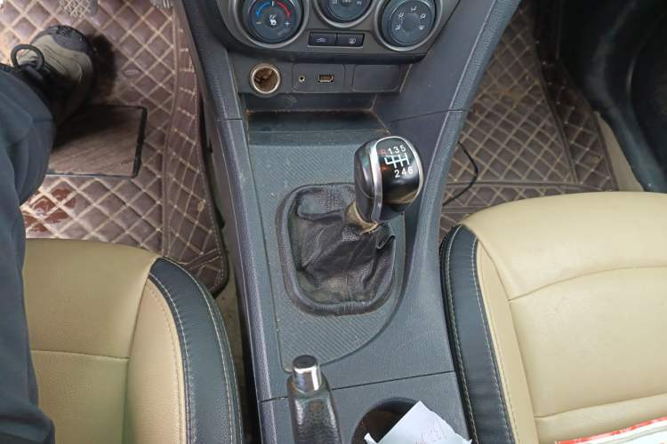 Used Haima Fumei 2015 1.6L Manual ZhiShang Model Gear Lever