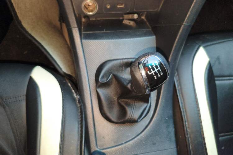 Used Haima Fumei 2015 1.6L Manual Prestige Model Gear Lever