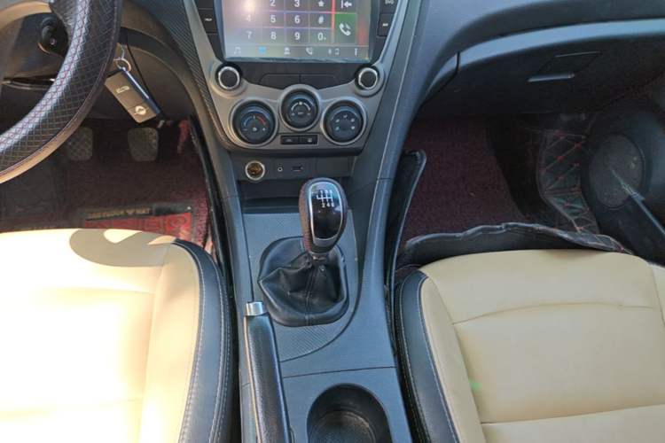 Used Haima Fumei 2015 1.6L Manual Prestige Model Gear Lever