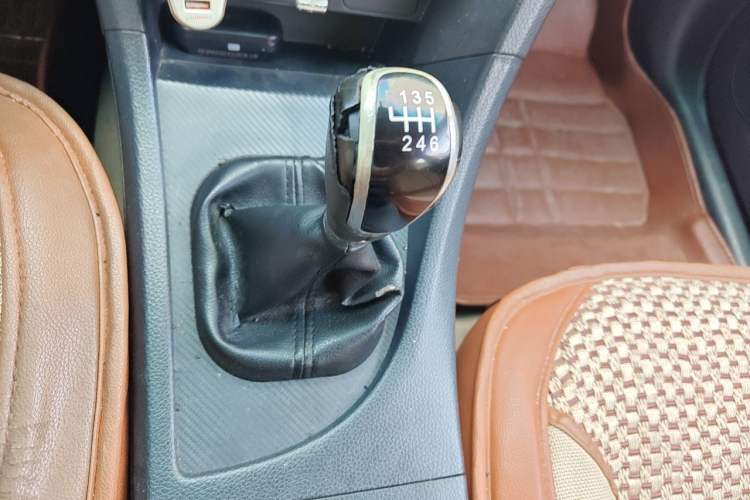 Used Haima Fumei 2015 1.6L Manual Prestige Model Gear Lever