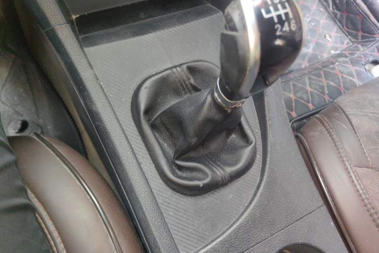 Used Haima Fumei 2015 1.6L Manual Fashion Model Gear Lever