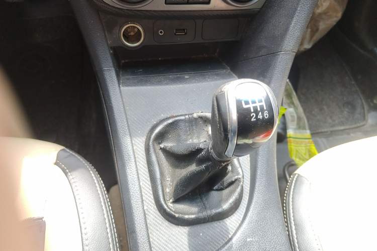 Used Haima Fumei 2015 1.6L Manual ZhiShang Model Gear Lever