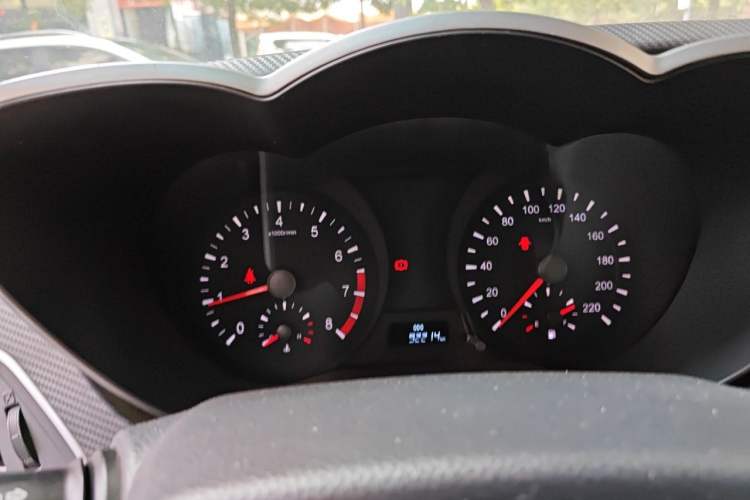 Used Haima Fumei 2015 M5 1.6L Manual "Beloved Edition" Instrument Cluster