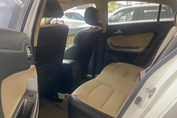 Used Haima Fumei 2015 1.5T Automatic Prestige Model Interior 1
