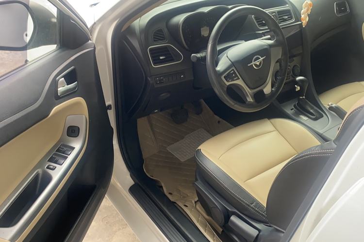 Used Haima Fumei 2015 1.5T Automatic Prestige Model Interior 2