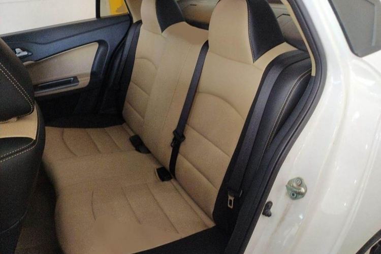 Used Haima Fumei 2015 1.6L Automatic Prestige Model Interior 3