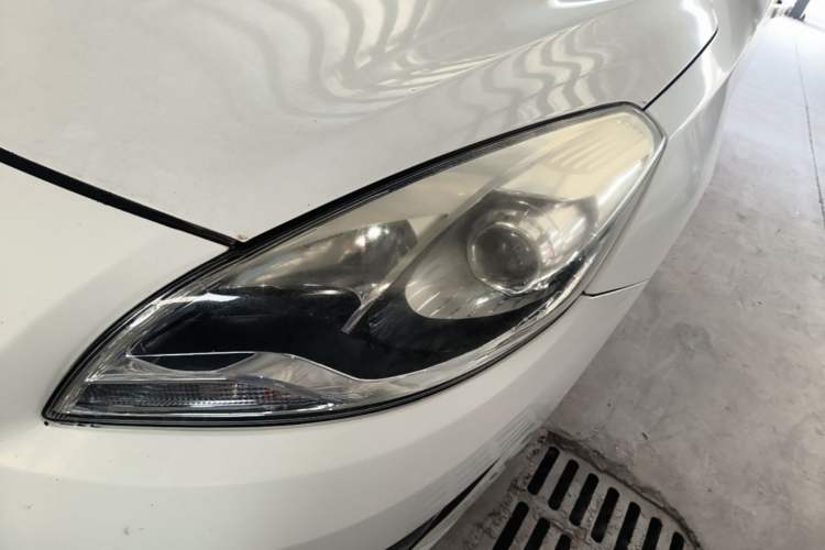 Used Haima Fumei 2015 1.6L Automatic Fashion Model Left Front Headlight
