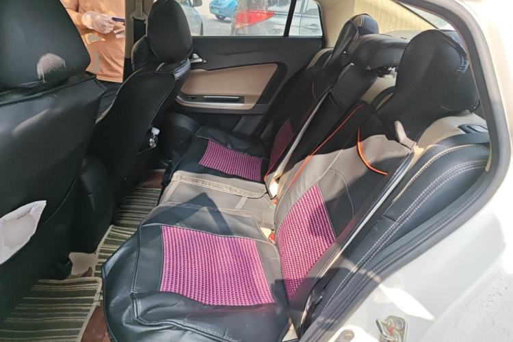Used Haima Fumei 2015 M5 1.6L Manual "Beloved Edition" Left Rear Seat