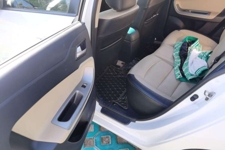 Used Haima Fumei 2015 1.6L Manual YueShang Model Left Rear Seat