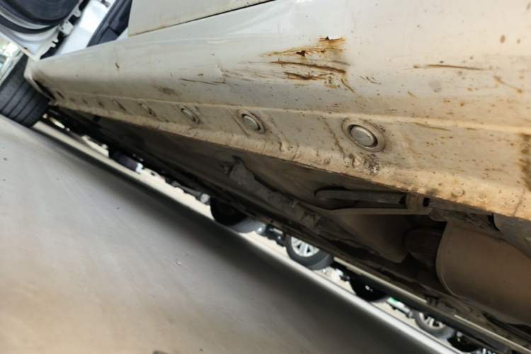 Used Haima Fumei 2015 1.6L Automatic Fashion Model Left Side Sill