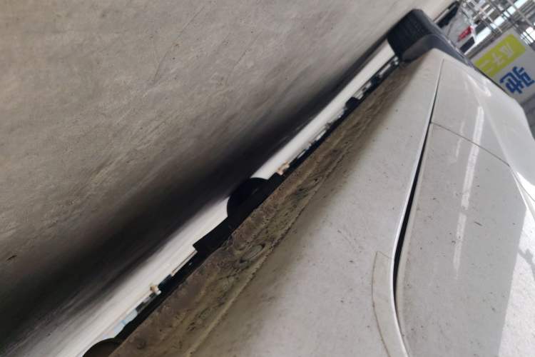 Used Haima Fumei 2015 1.6L Manual Prestige Model Left Side Sill